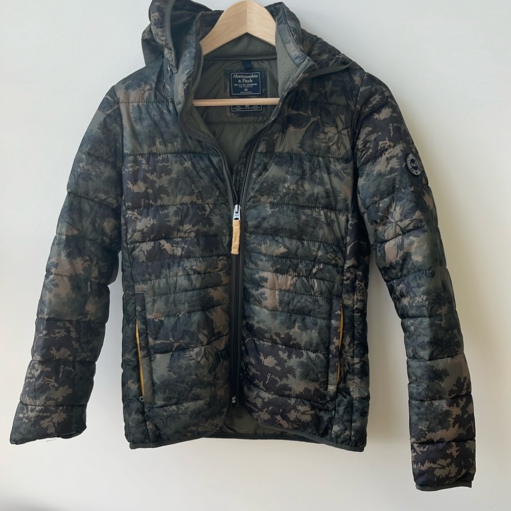 Abercrombie women’s puffer coat